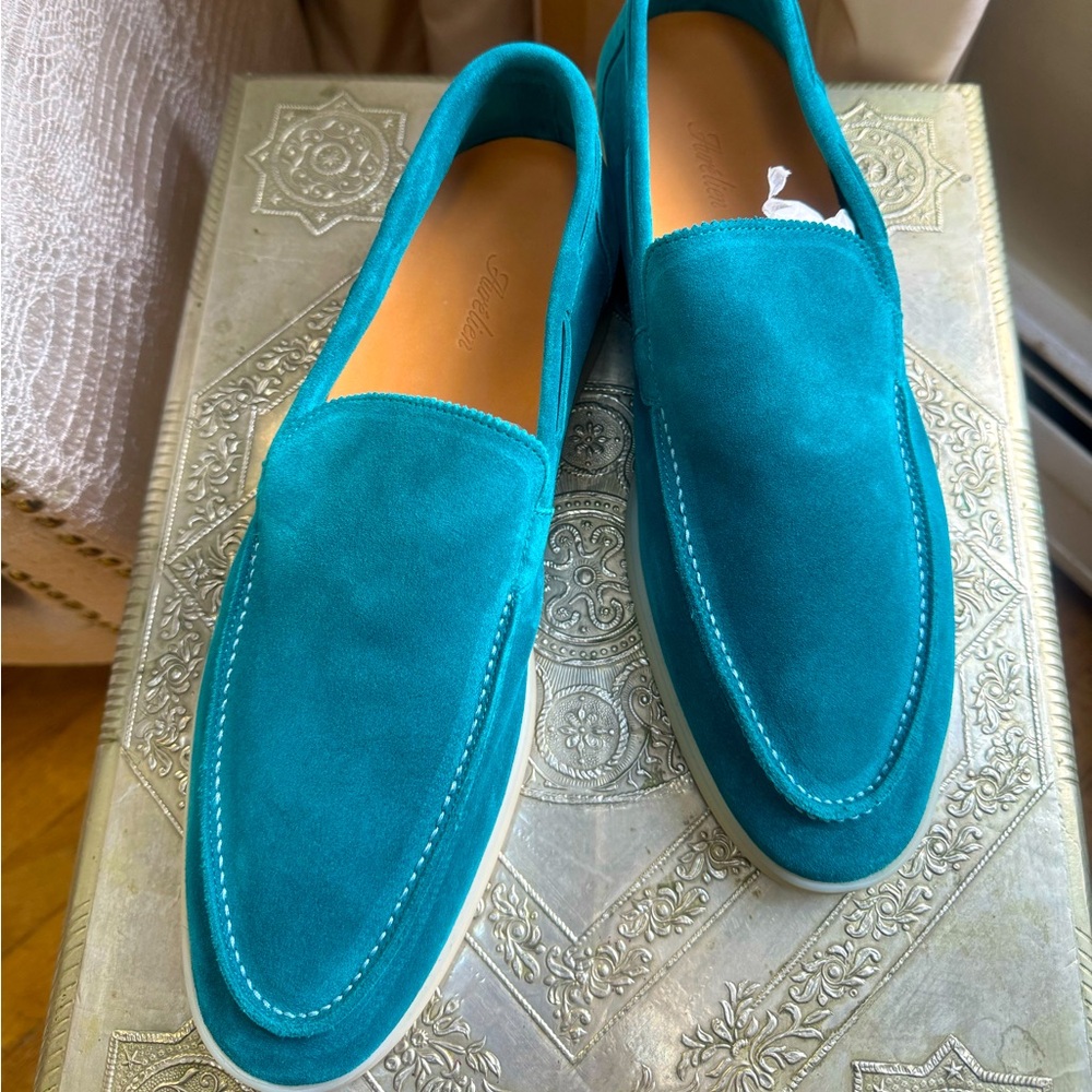 NWOT Italian Aurelien yacht loafers in aquamarine suede. Size UK 47 (US 13)
